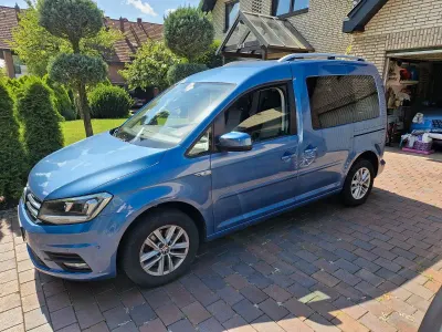 Gebraucht VW Caddy Comfortline 102 PS (75 kW) 2017 Blau Van / Kleinbus