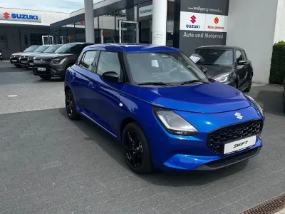 Neu Suzuki Swift Club 83 PS (61 kW) 2026 Grau Kleinwagen