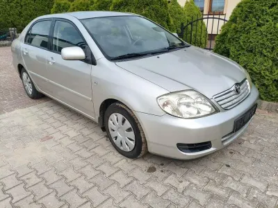 Gebraucht Toyota Corolla 110 PS (80 kW) 2004 Silber Limousine