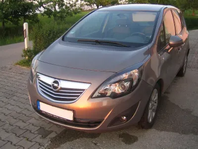 Używany Opel Meriva 120 KM (88 kW) 2010 Brązowy Minivan