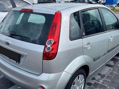 Gebraucht Ford Fiesta 101 PS (74 kW) 2006 Grau Kleinwagen