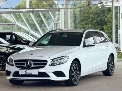 Gebraucht Mercedes C220 194 PS (142 kW) 2019 Weiß Limousine