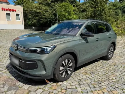 Gebraucht VW Tiguan Goal 150 PS (110 kW) 2024 Grün SUV
