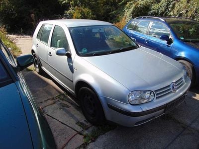 Silber grau Gebraucht 2002 VW Golf Edition Limousine | 2.499 € (Fairer Preis)