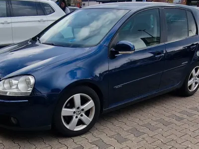 Usata VW Golf VI United 102 CV (75 kW) 2008 Blu Utilitaria