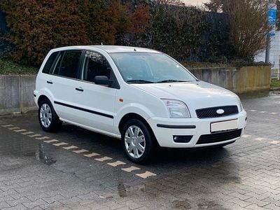 Usata Ford Fusion 68 CV (50 kW) 2005 Bianco Utilitaria