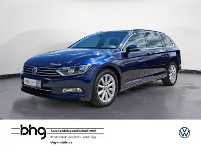 Gebraucht VW Passat Comfortline 150 PS (110 kW) 2018 Blau Kombi