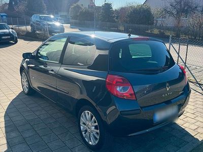 Gebraucht Renault Clio II 104 PS (76 kW) 2007 Grau Kleinwagen