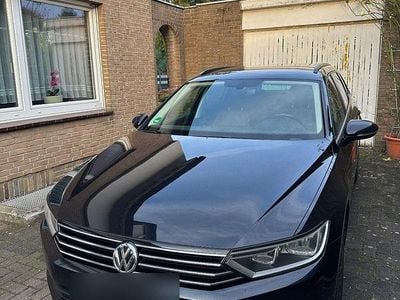 Gebraucht VW Passat Trendline 120 PS (88 kW) 2017 Schwarz Kombi