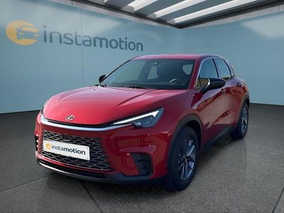 Neu Lexus LBX 136 PS (100 kW) 2025 Rot SUV