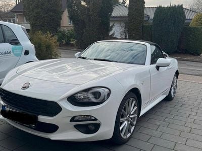 Weiß Gebraucht 2018 Fiat 124 Lusso Cabrio | 17.300 €