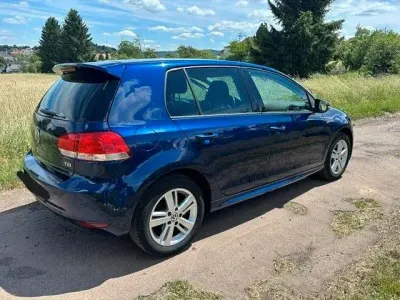 Gebraucht VW Golf VII Match 105 PS (77 kW) 2012 Blau Limousine