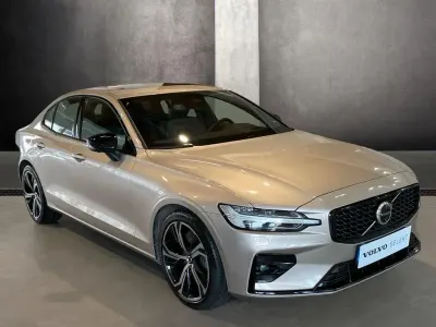 Gebraucht Volvo S60 Ultimate 250 PS (183 kW) 2023 Beige Limousine