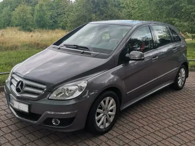 Gebraucht Mercedes B200 136 PS (100 kW) 2009 Grau Van / Kleinbus