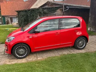 Begagnad VW up! 75 HK (55 kW) 2013 Röd Halvkombi