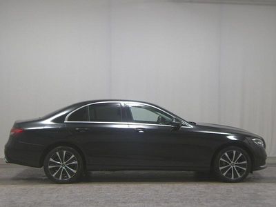 Gebraucht Mercedes E300 Avantgarde 306 PS (225 kW) 2022 Schwarz Limousine
