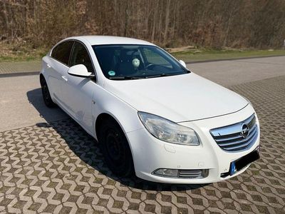 Gebraucht Opel Insignia Edition 131 PS (96 kW) 2013 Weiß Limousine