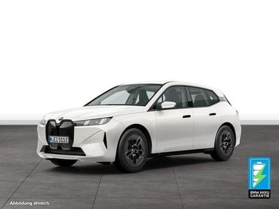 Second-hand BMW iX 300 kW (408 CP) 2025 Alb SUV