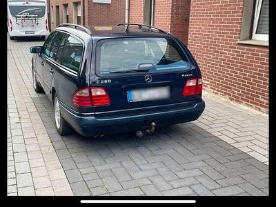 Mercedes E280
