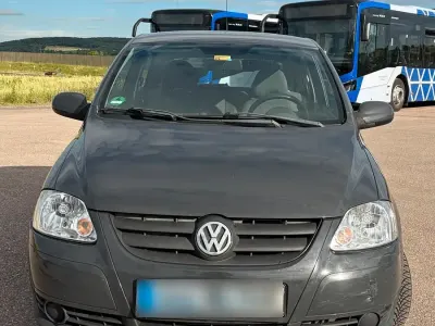 Gebraucht VW Fox 54 PS (39 kW) 2009 Grau Kleinwagen