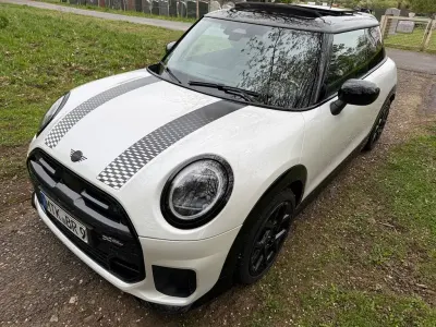 Second-hand Mini Cooper S Sport 204 CP (150 kW) 2024 Alb Hatchback