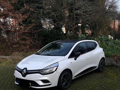 Weiß Gebraucht 2017 Renault Clio IV Bose Edition Kleinwagen | 8.900 € (Fairer Preis)