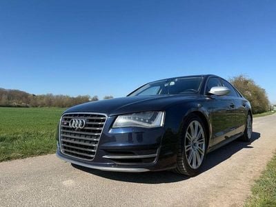 Audi S8