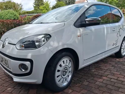 Gebraucht VW up! high up! 75 PS (55 kW) 2012 Weiß Kleinwagen