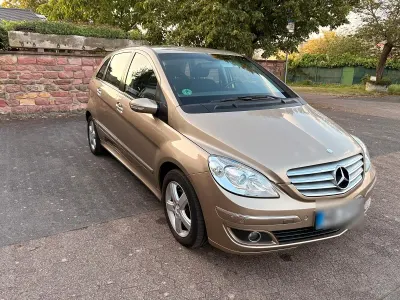 Gebraucht Mercedes B200 140 PS (102 kW) 2006 Gold Van / Kleinbus