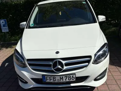 Gebraucht Mercedes B180 Edition 109 PS (80 kW) 2018 Weiß Kleinwagen