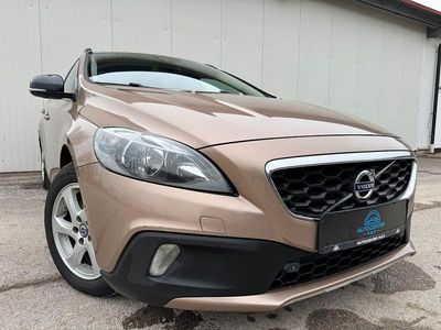 Gebraucht Volvo V40 CC Momentum 150 PS (110 kW) 2013 Braun Kombi