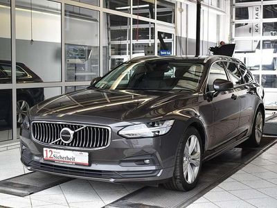 Gebraucht Volvo V90 Momentum 197 PS (144 kW) 2021 Platinum grey / metallic Kombi