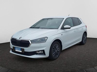Moonweiss metallic Gebraucht 2024 Skoda Fabia Tour Limousine | 22.985 € (Etwas zu teuer)