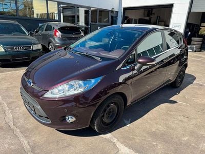 Gebraucht Ford Fiesta Titanium 90 PS (66 kW) 2009 Rot Kleinwagen
