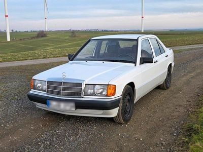 Weiß Gebraucht 1992 Mercedes 190 Limousine | 7.999 €