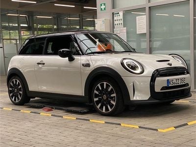 Gebraucht Mini Cooper SE 135 kW (184 PS) 2023 Weiß Kleinwagen