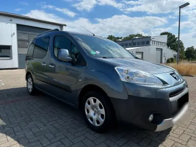 Gebraucht Peugeot Partner Tepee 120 PS (88 kW) 2010 Grau Van / Kleinbus