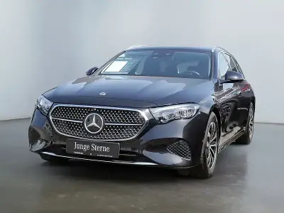 Gebraucht Mercedes E220 Avantgarde 197 PS (144 kW) 2024 Schwarz