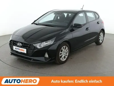Gebraucht Hyundai i20 Pure 84 PS (61 kW) 2021 Schwarz Kleinwagen