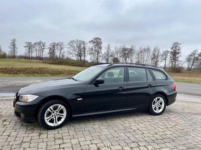 Gebraucht BMW 318 143 PS (105 kW) 2010 Schwarz Kombi