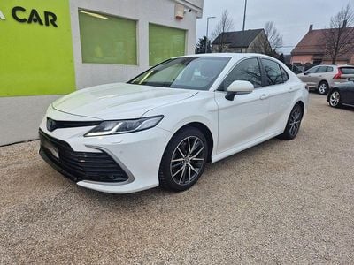 Gebraucht Toyota Camry 178 PS (130 kW) 2022 Weiß Limousine