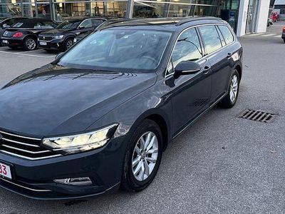 Gebraucht VW Passat Business 150 PS (110 kW) 2020 Grau Kombi