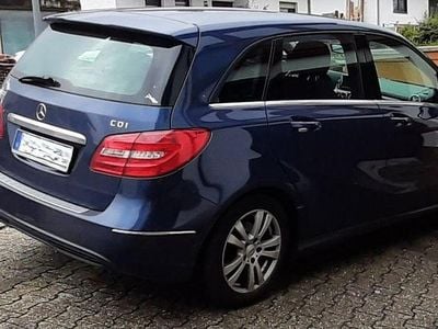 Blau Gebraucht 2012 Mercedes B180 Van / Kleinbus | 7.590 € (Guter Preis)