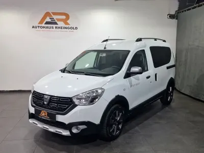 Gebraucht Dacia Dokker Stepway 131 PS (96 kW) 2020 Weiß Van / Kleinbus
