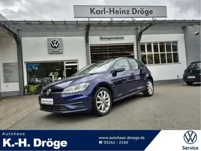 Gebraucht VW Golf VII Trendline 110 PS (80 kW) 2017 Blau Limousine