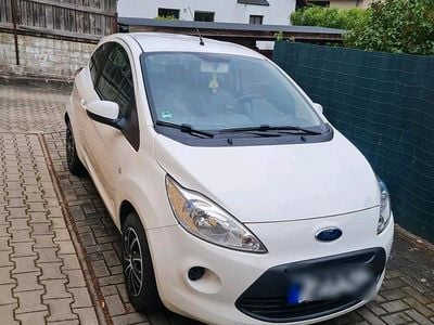 Gebraucht Ford Ka Trend 69 PS (50 kW) 2014 Weiß Kleinwagen