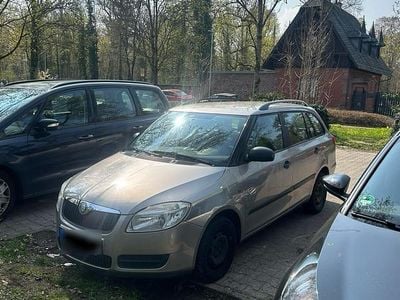 Gebraucht Skoda Fabia Ambiente 69 PS (50 kW) 2009 Gold Kombi