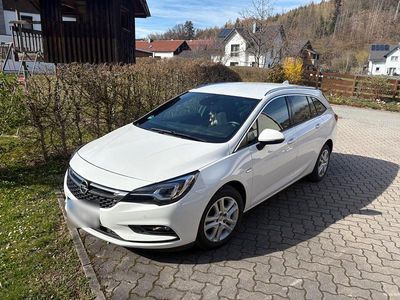 Begagnad Opel Astra Business 136 HK (100 kW) 2017 Vit Kombi