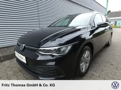 Gebraucht VW Golf VIII Life 116 PS (85 kW) 2023 Deep black perleffekt Kombi
