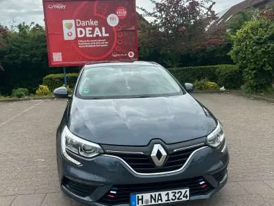 Używany Renault Mégane 110 KM (80 kW) 2017 Niebieski Hatchback